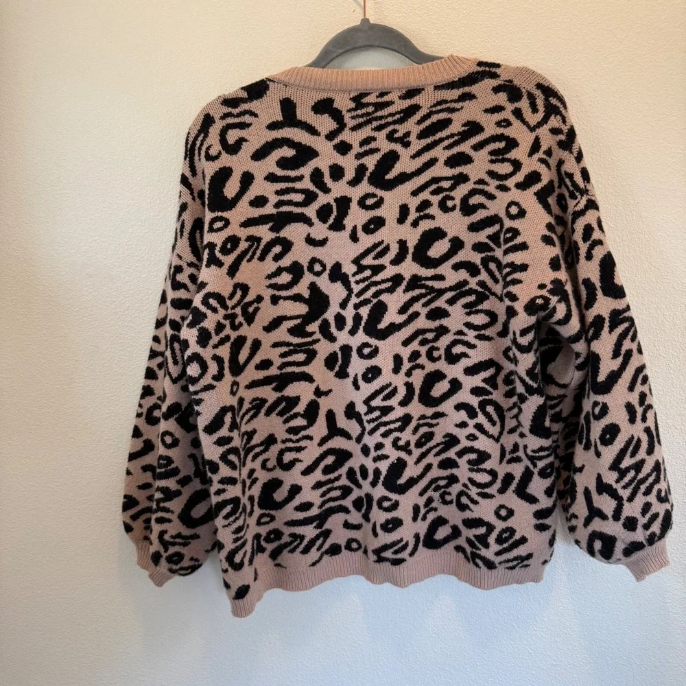 ANDTHEWHY Leopard Print Crew Neck Sweater‎ Long Sleeve Cozy Knit Top Women M/L
